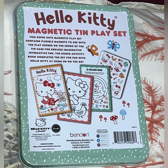 Hello Kitty Kids Magnetic Tin Play NEW NIB - Picture 5 of 5